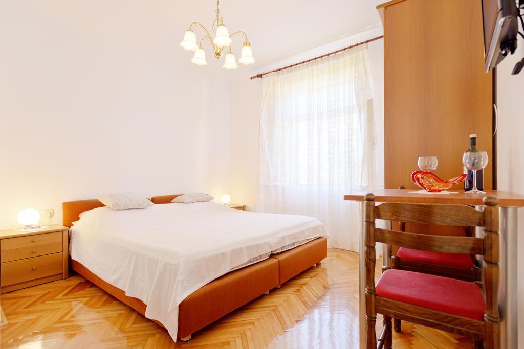 Guesthouse Wish Stari Grad  Pokój zdjęcie