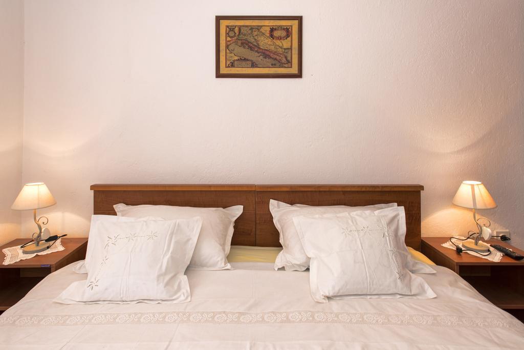 Guesthouse Wish Stari Grad  Pokój zdjęcie