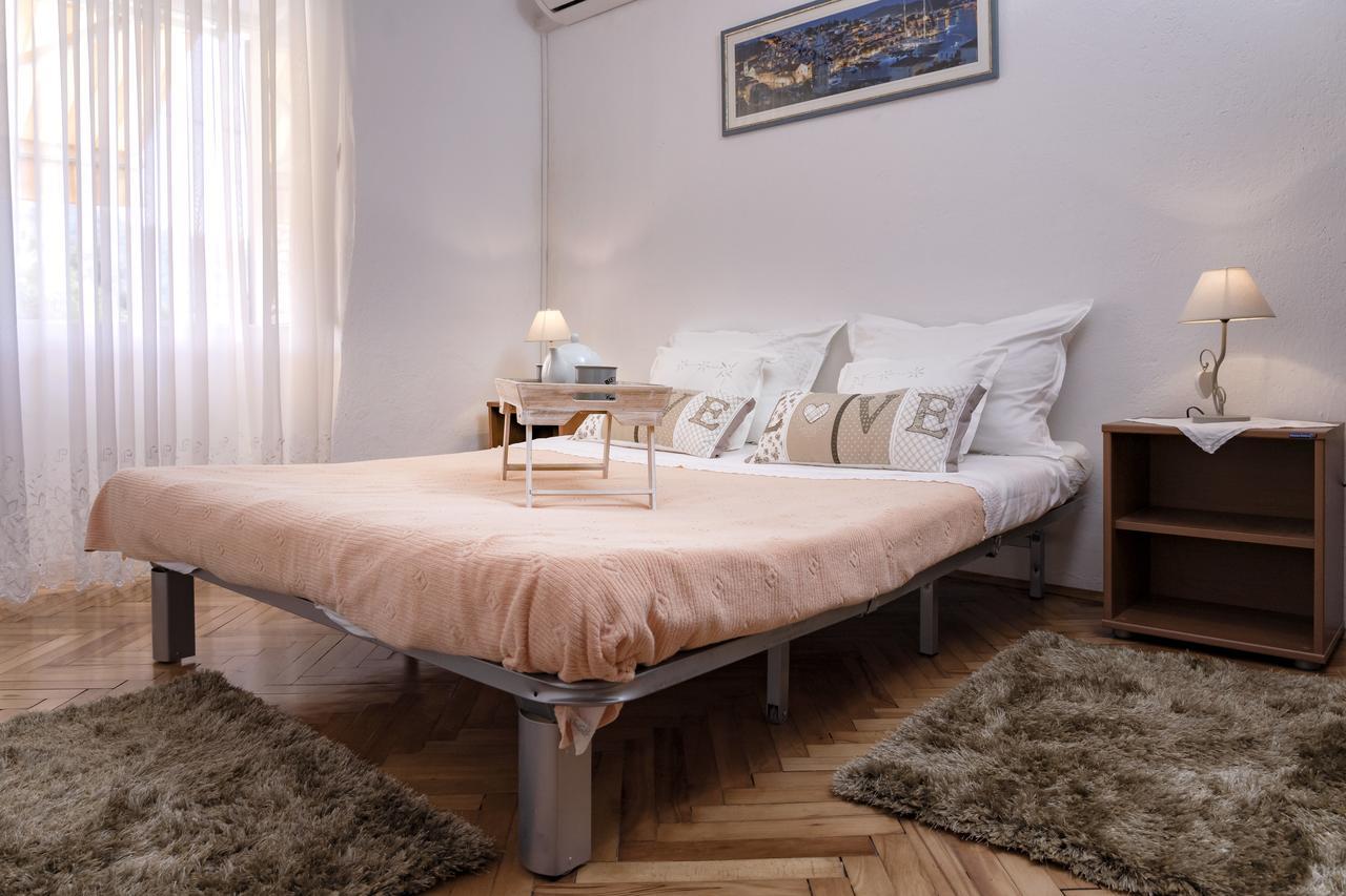 Guesthouse Wish Stari Grad  Zewnętrze zdjęcie