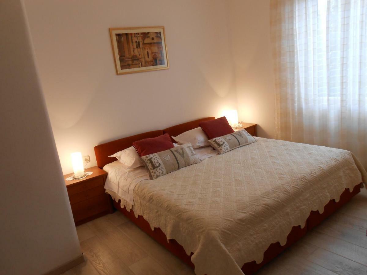 Guesthouse Wish Stari Grad  Zewnętrze zdjęcie
