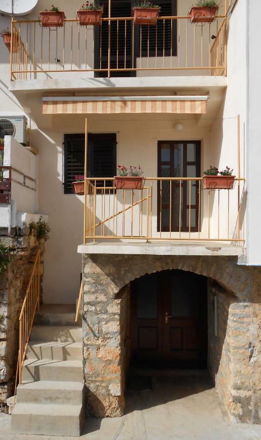 Guesthouse Wish Stari Grad  Zewnętrze zdjęcie